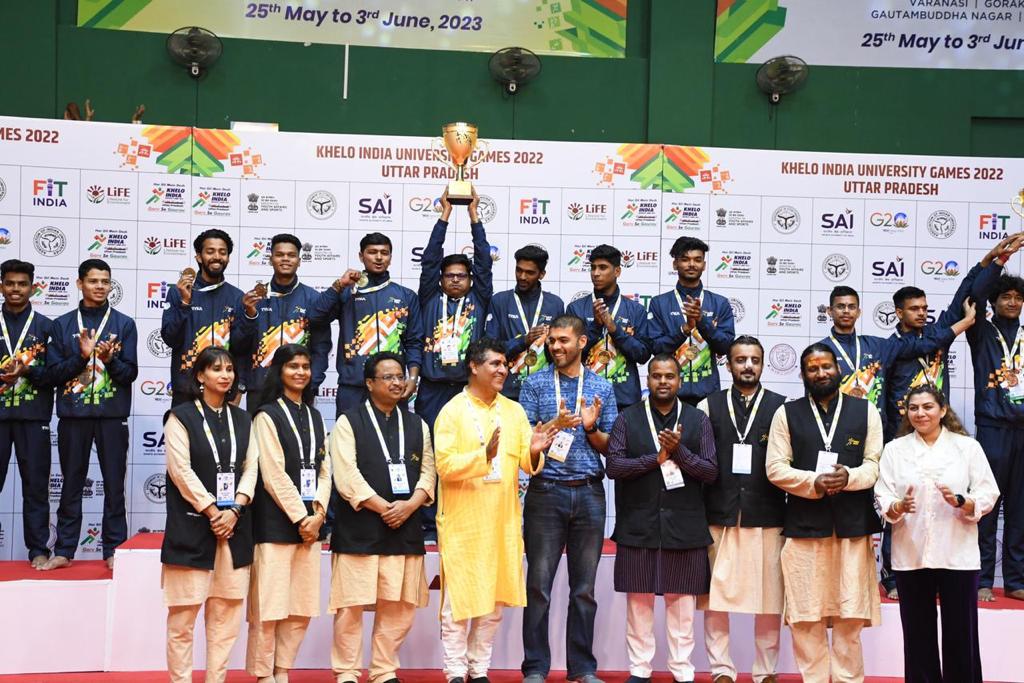पहलवानों के बाद योगासन एथलीटों का करिश्माई प्रदर्शन खेलो इंडिया यूनिवर्सिटी गेम्स का यहां आईआईटी बीएचयू में भव्य समापन